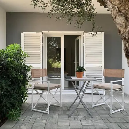 Olive Garden Apartment